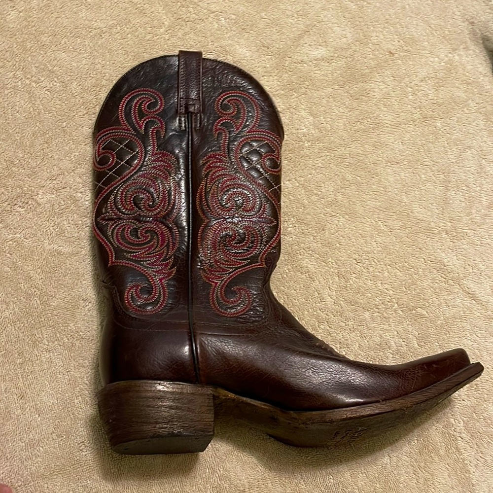 Ariat size 10B boots